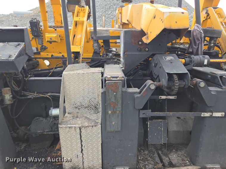 image for item DW1876 2000 Blaw-Knox PF-5510 paver