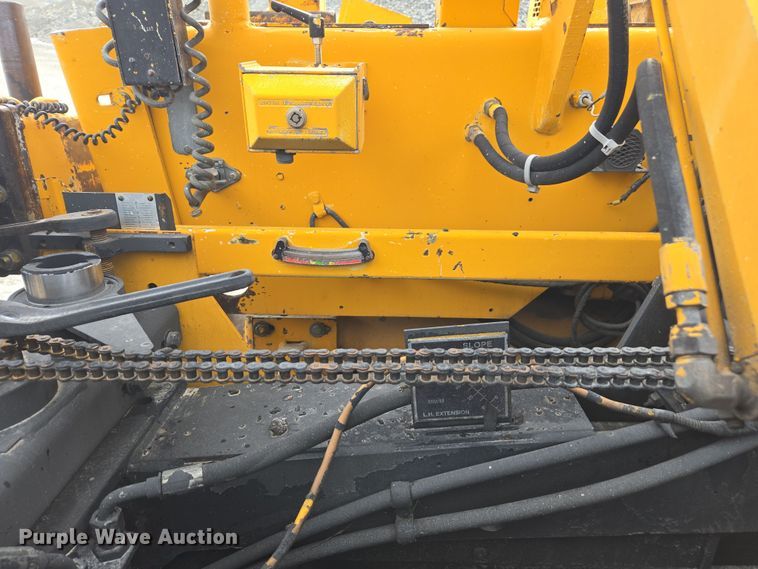 image for item DW1876 2000 Blaw-Knox PF-5510 paver