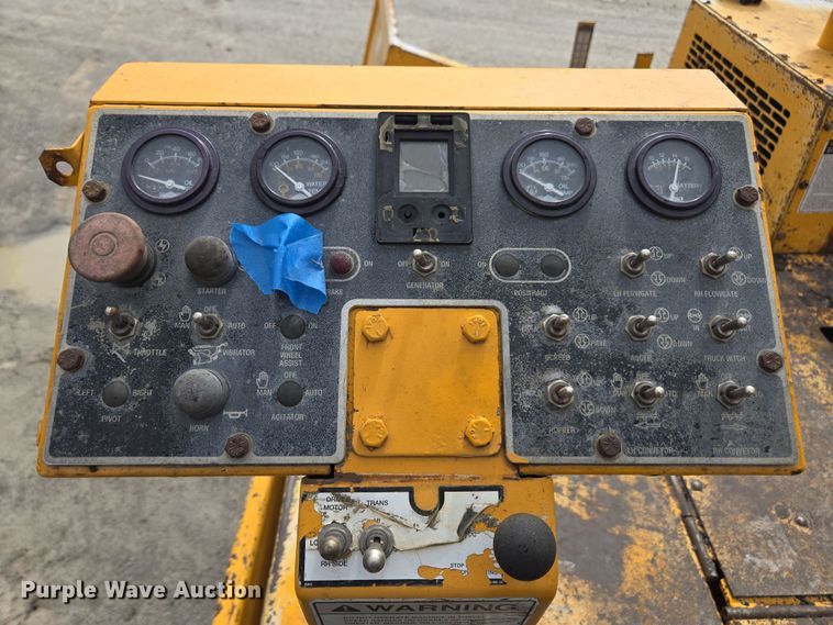 image for item DW1876 2000 Blaw-Knox PF-5510 paver