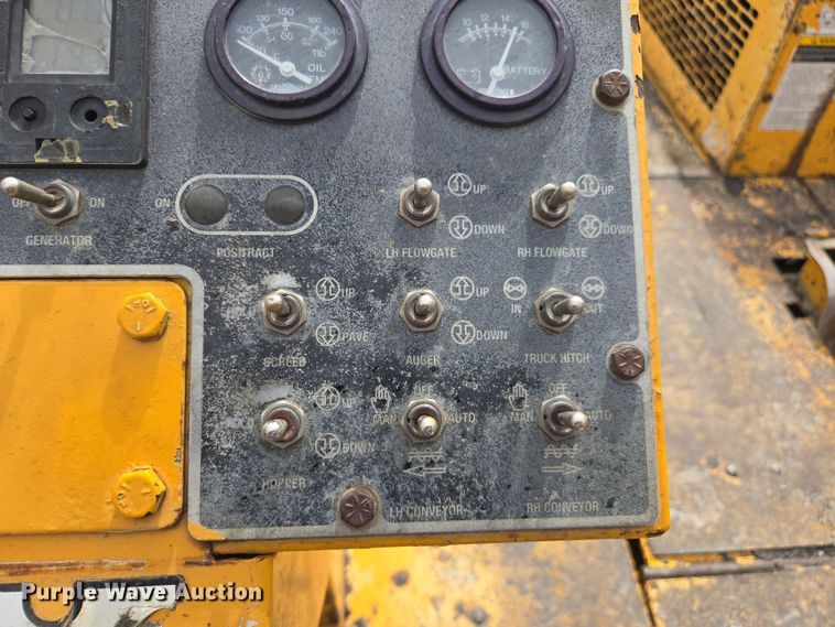 image for item DW1876 2000 Blaw-Knox PF-5510 paver