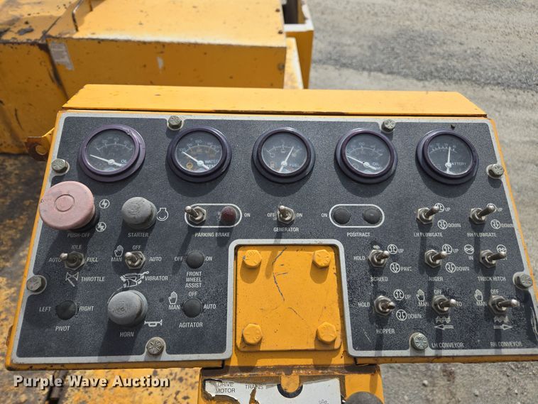 image for item DW1876 2000 Blaw-Knox PF-5510 paver