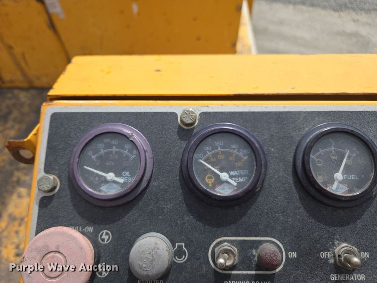 image for item DW1876 2000 Blaw-Knox PF-5510 paver