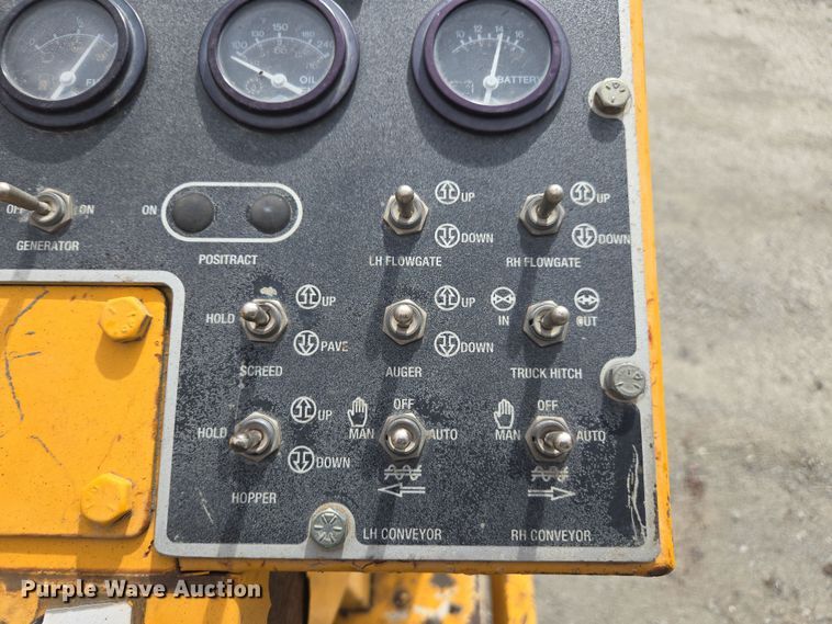 image for item DW1876 2000 Blaw-Knox PF-5510 paver