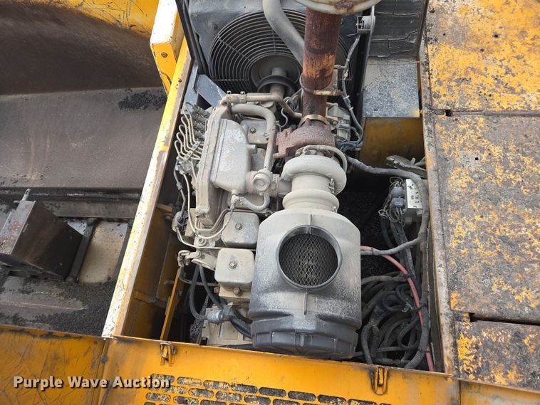 image for item DW1876 2000 Blaw-Knox PF-5510 paver