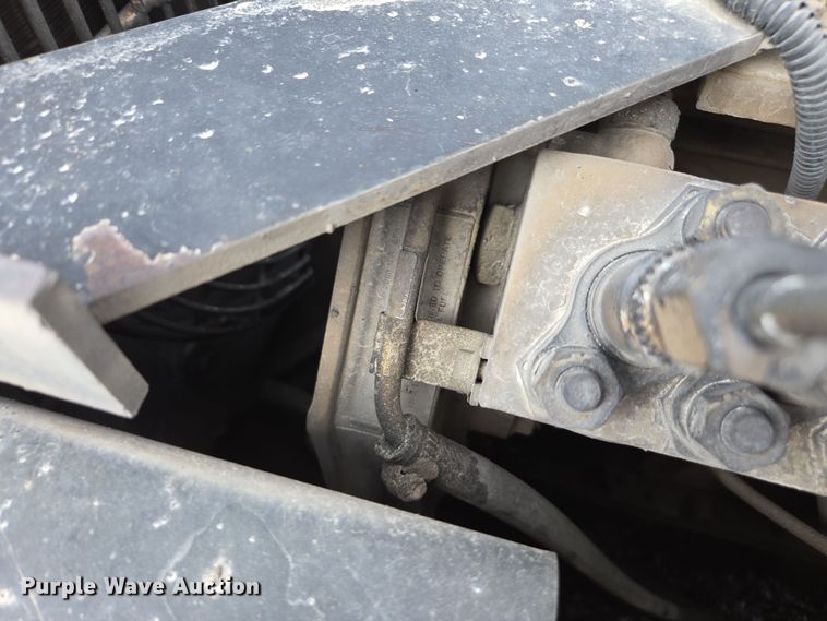 image for item DW1876 2000 Blaw-Knox PF-5510 paver