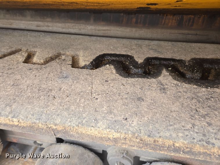 image for item DW1876 2000 Blaw-Knox PF-5510 paver