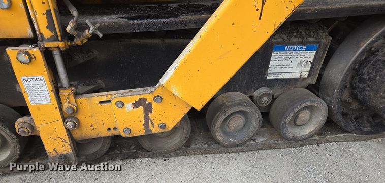 image for item DW1876 2000 Blaw-Knox PF-5510 paver