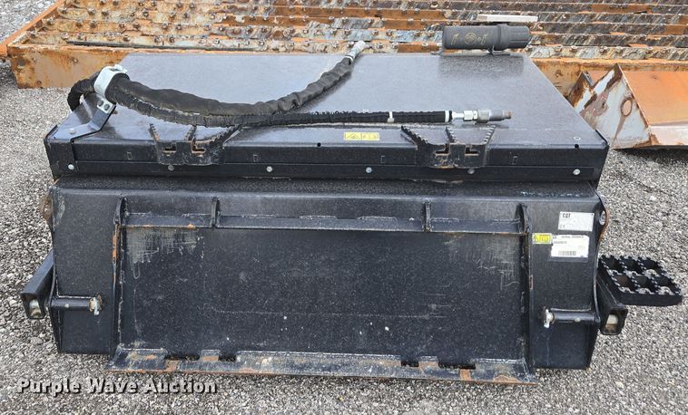 image for item DW1877 2016 Caterpillar BP115C skid steer sweeper