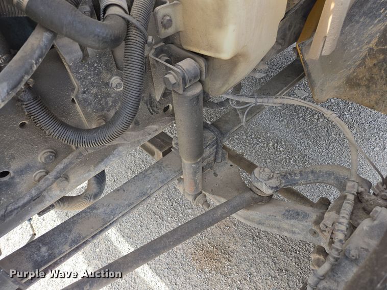 image for item DW1879 2005 International 4300 flatbed truck