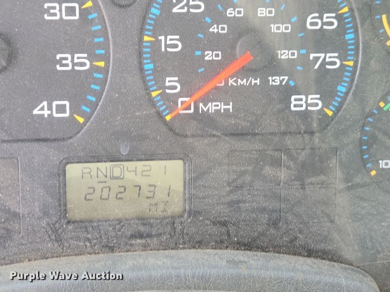 image for item DW1879 2005 International 4300 flatbed truck