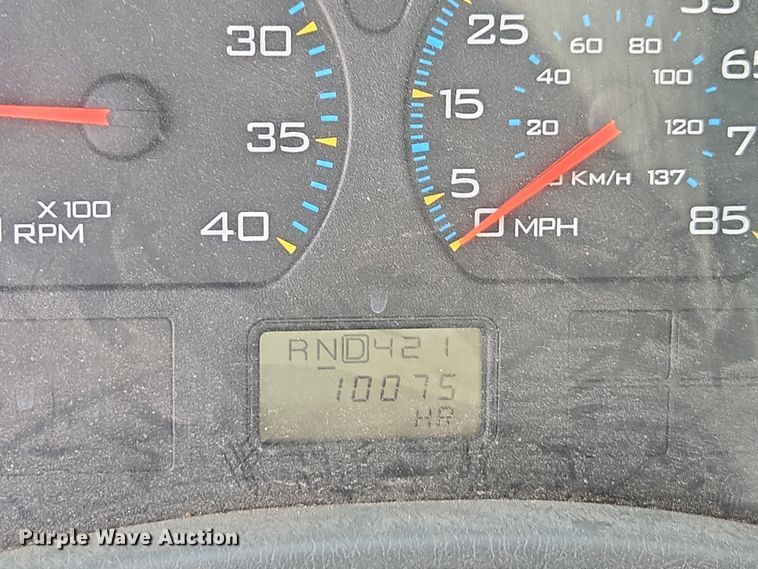 image for item DW1879 2005 International 4300 flatbed truck