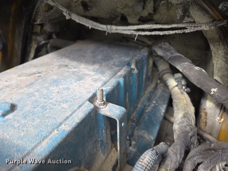 image for item DW1879 2005 International 4300 flatbed truck