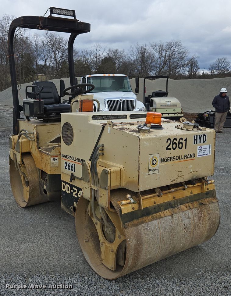 image for item DW1880 2000 Ingersoll Rand DD-24 double drum vibratory roller