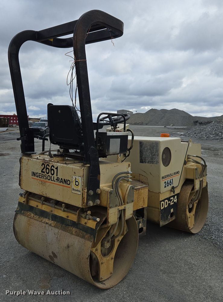 image for item DW1880 2000 Ingersoll Rand DD-24 double drum vibratory roller