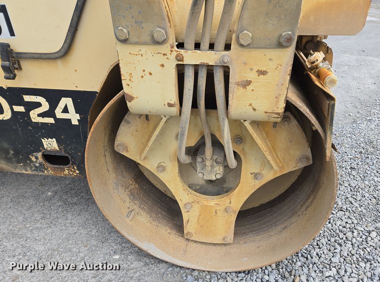 image for item DW1880 2000 Ingersoll Rand DD-24 double drum vibratory roller