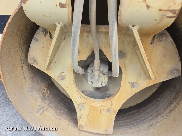 image for item DW1880 2000 Ingersoll Rand DD-24 double drum vibratory roller