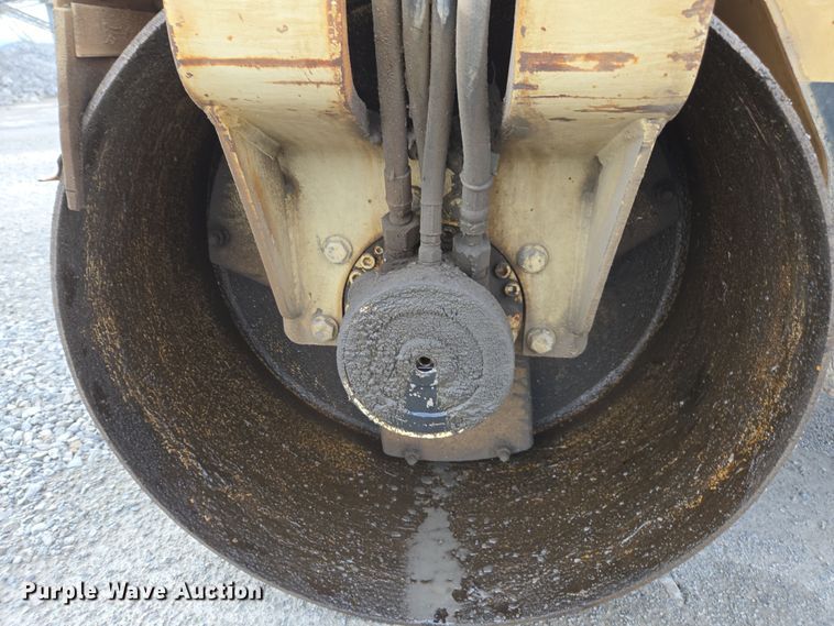 image for item DW1880 2000 Ingersoll Rand DD-24 double drum vibratory roller