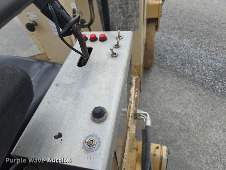 image for item DW1880 2000 Ingersoll Rand DD-24 double drum vibratory roller