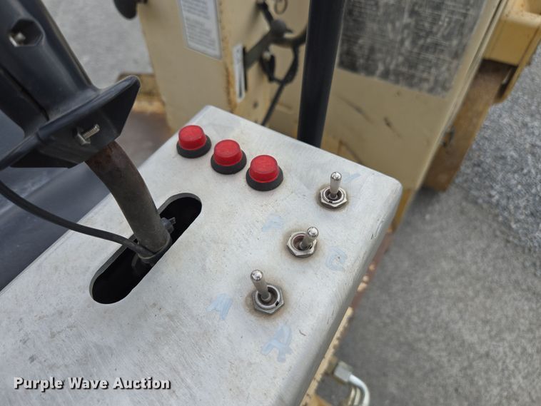 image for item DW1880 2000 Ingersoll Rand DD-24 double drum vibratory roller