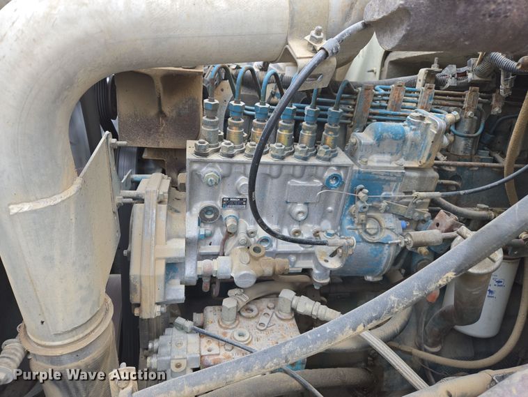 image for item DW1881 1996 International 4700 oil distributor truck