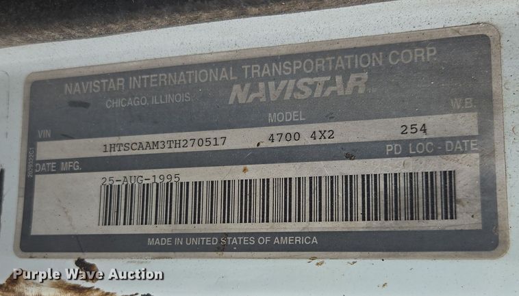 image for item DW1881 1996 International 4700 oil distributor truck