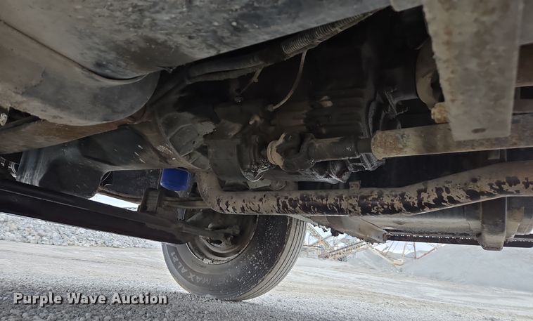 image for item DW1882 2007 International 4300 oil distributor truck