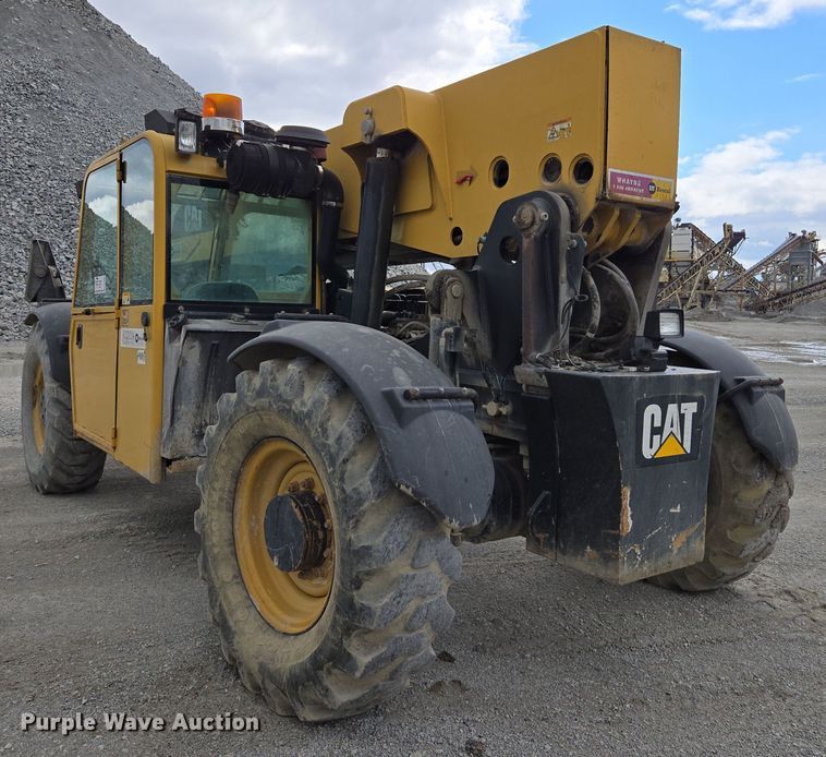 image for item DW1883 2007 Caterpillar TL1055 telehandler