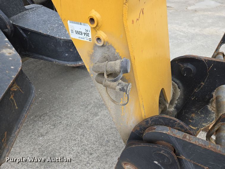 image for item DW1883 2007 Caterpillar TL1055 telehandler