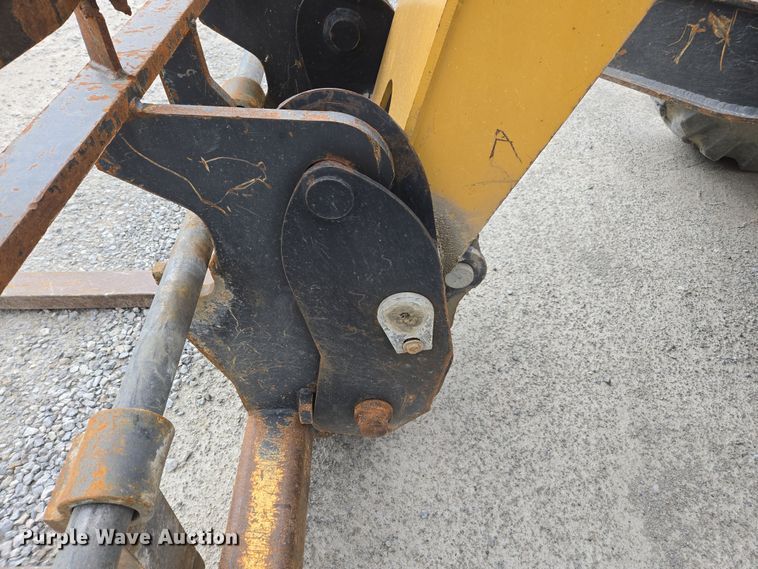 image for item DW1883 2007 Caterpillar TL1055 telehandler