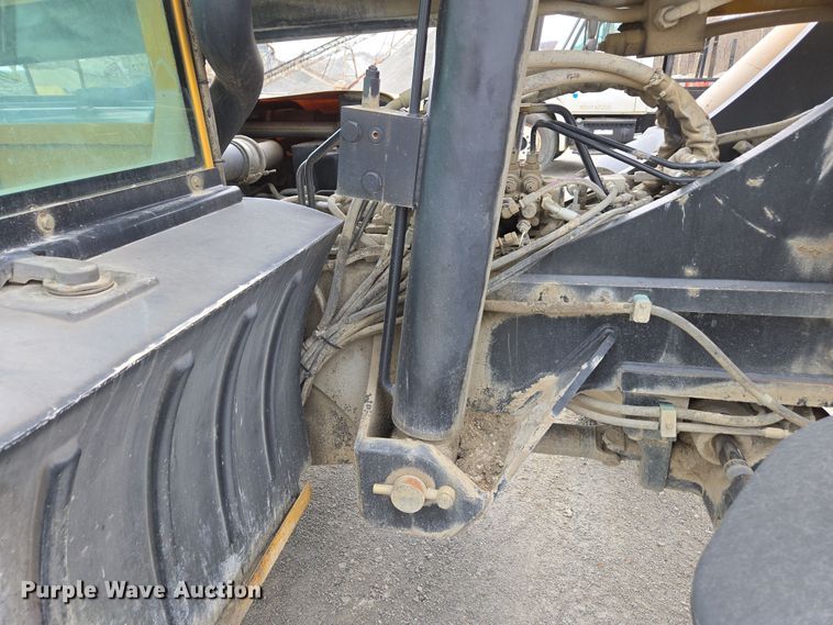 image for item DW1883 2007 Caterpillar TL1055 telehandler