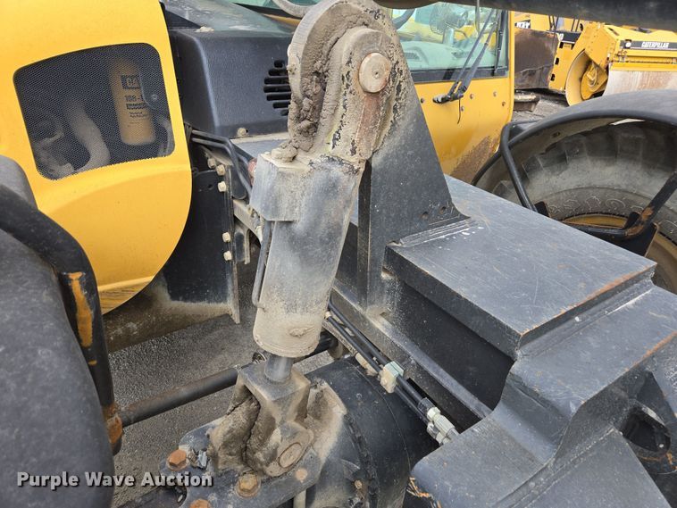 image for item DW1883 2007 Caterpillar TL1055 telehandler
