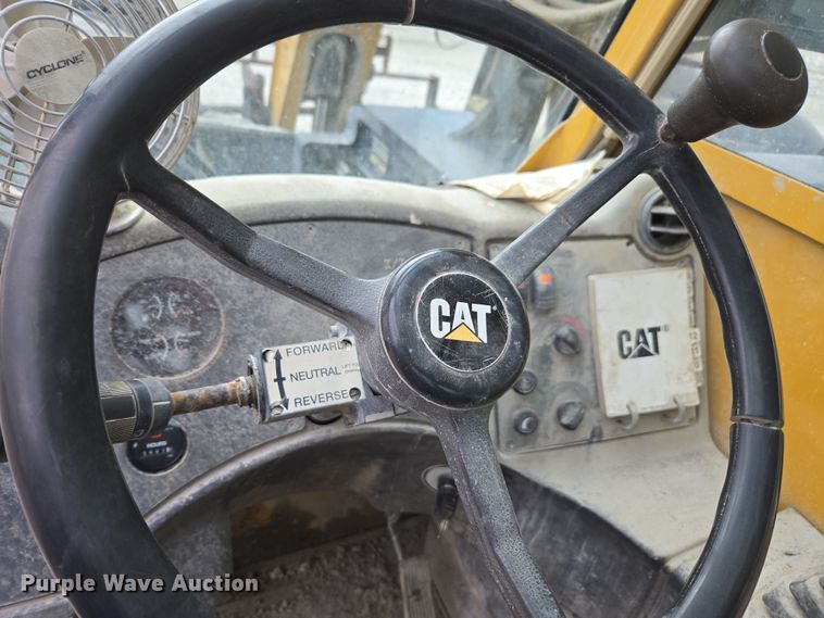 image for item DW1883 2007 Caterpillar TL1055 telehandler