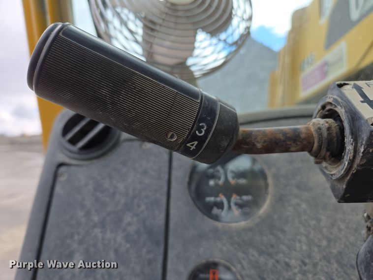 image for item DW1883 2007 Caterpillar TL1055 telehandler