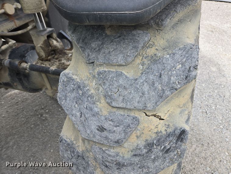 image for item DW1883 2007 Caterpillar TL1055 telehandler