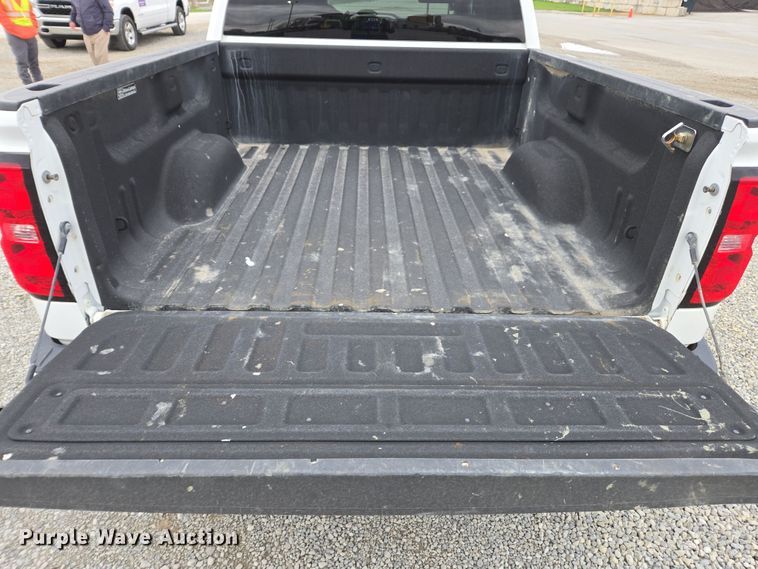 image for item DW1884 2018 Chevrolet Silverado 1500 Crew Cab pickup truck