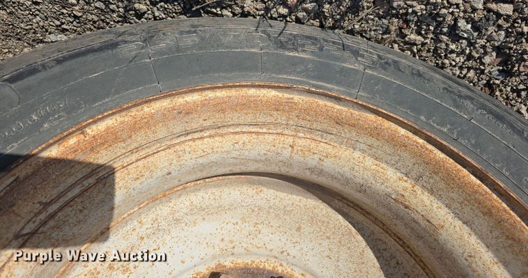 image for item DW3213 1993 Atoka lowboy equipment trailer