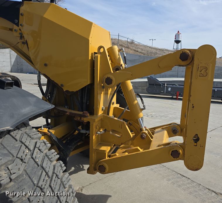 image for item DW3231 2018 Caterpillar 12M3 AWD motor grader