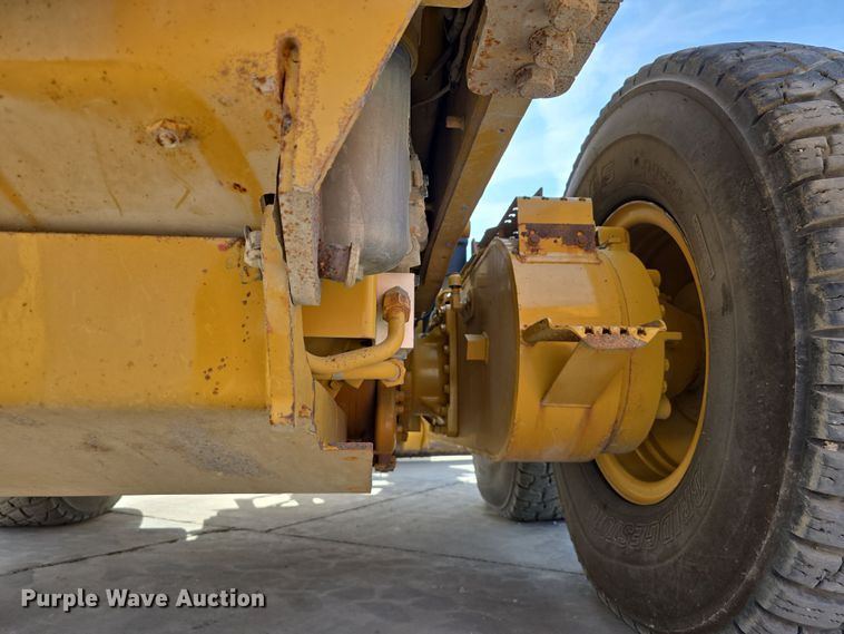 image for item DW3231 2018 Caterpillar 12M3 AWD motor grader
