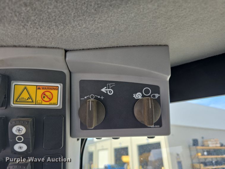 image for item DW3231 2018 Caterpillar 12M3 AWD motor grader