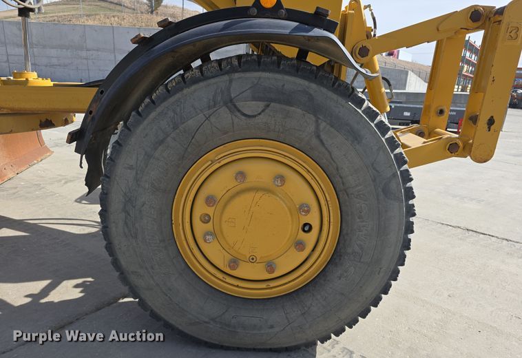 image for item DW3231 2018 Caterpillar 12M3 AWD motor grader