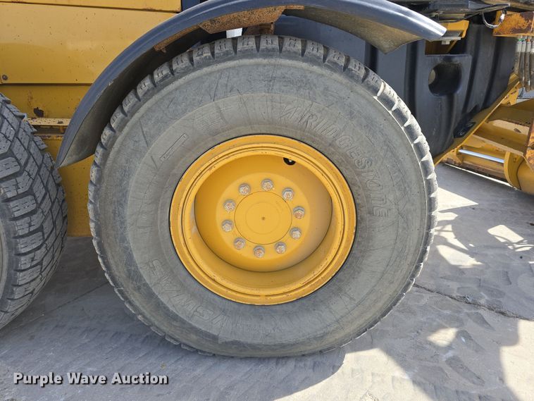 image for item DW3231 2018 Caterpillar 12M3 AWD motor grader