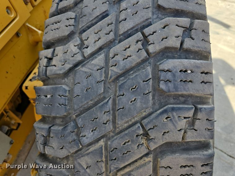 image for item DW3231 2018 Caterpillar 12M3 AWD motor grader