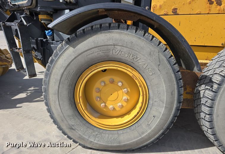 image for item DW3231 2018 Caterpillar 12M3 AWD motor grader