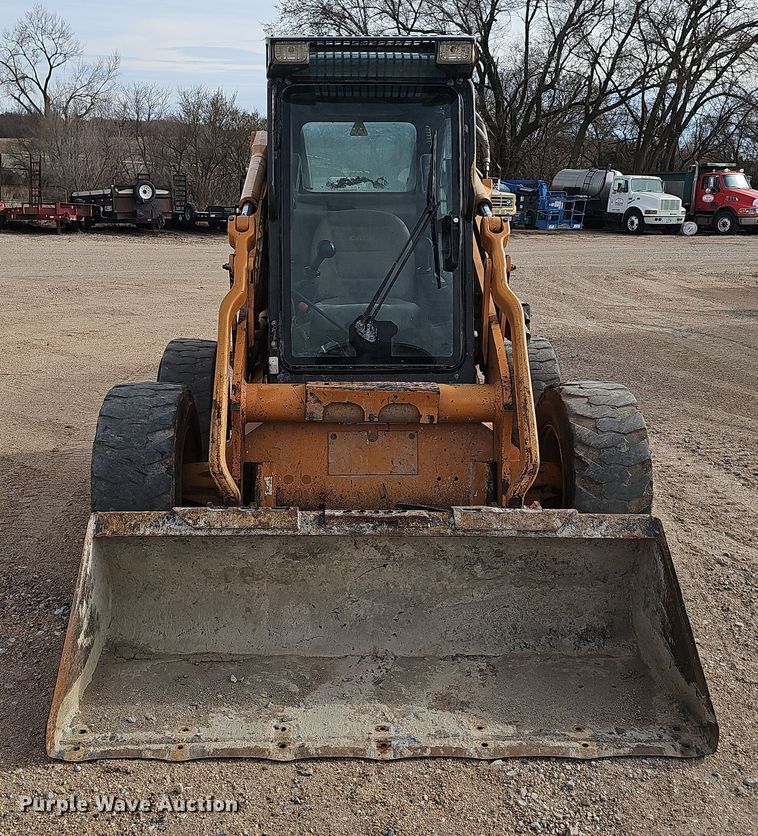 image for item DW3245 2011 Case 450 Series 3 skid steer loader