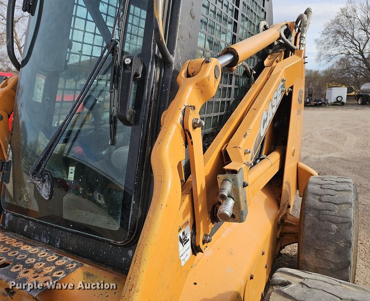 image for item DW3245 2011 Case 450 Series 3 skid steer loader