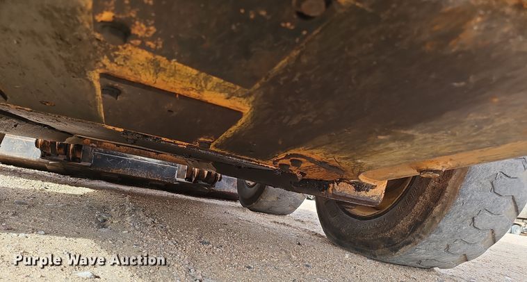 image for item DW3245 2011 Case 450 Series 3 skid steer loader