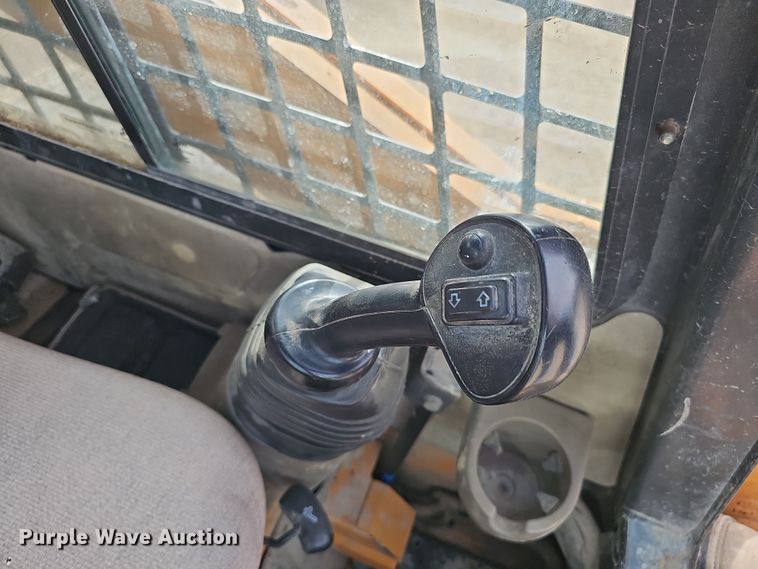 image for item DW3245 2011 Case 450 Series 3 skid steer loader