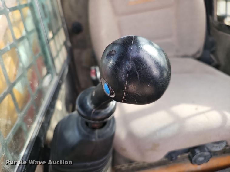 image for item DW3245 2011 Case 450 Series 3 skid steer loader