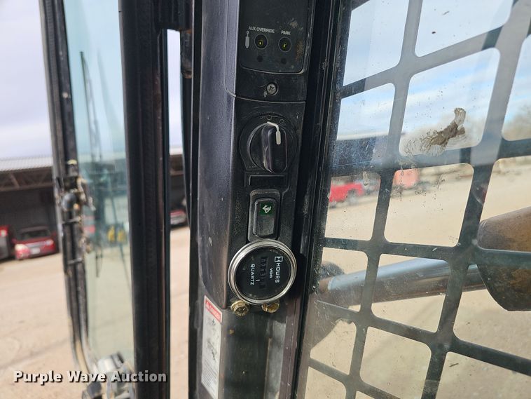 image for item DW3245 2011 Case 450 Series 3 skid steer loader