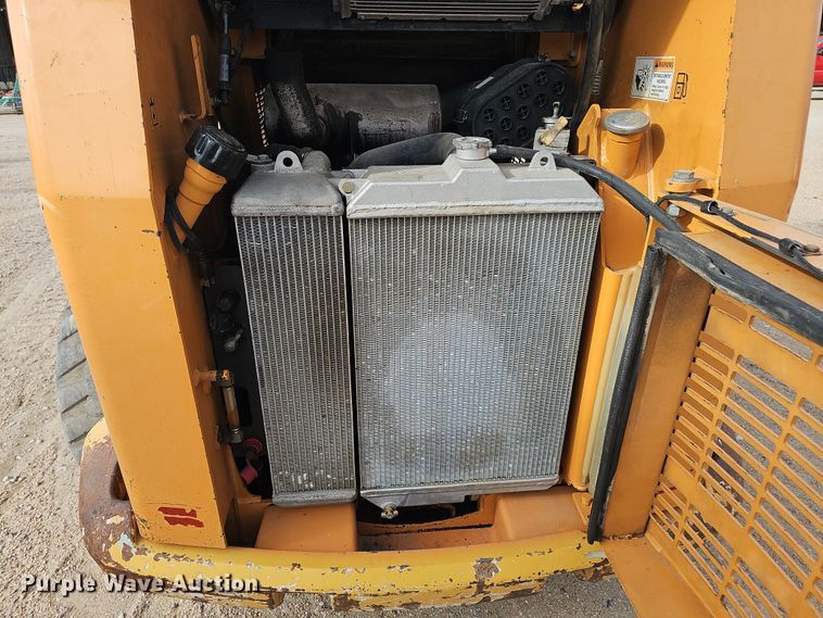 image for item DW3245 2011 Case 450 Series 3 skid steer loader